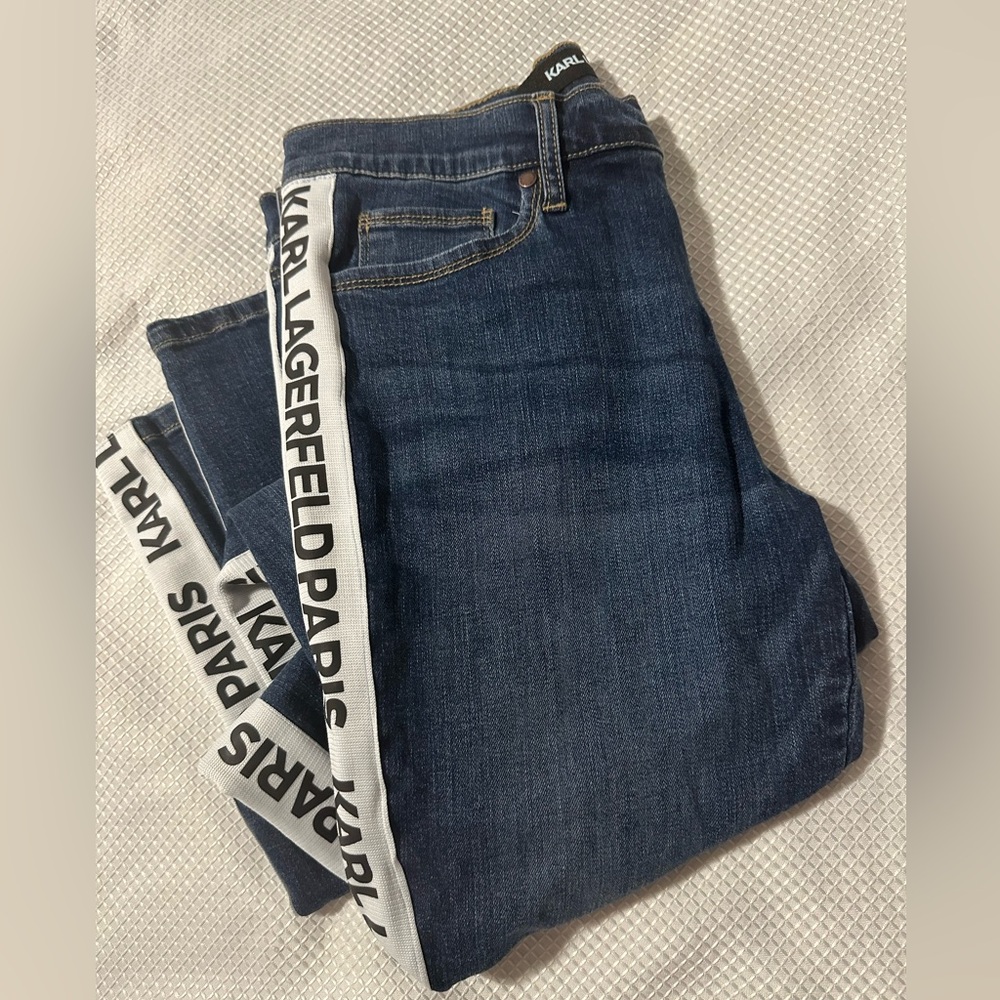 Size 8 - Picture 3 of 3